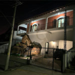 Casa à venda com 4 quartos, sendo 2 suítes,  no Centro, Serra Negra, SP