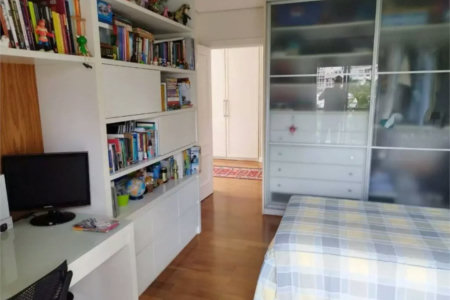 Casa à venda ou para alugar com 4 suítes no condomínio Solares Vila Europa, São Paulo - SP