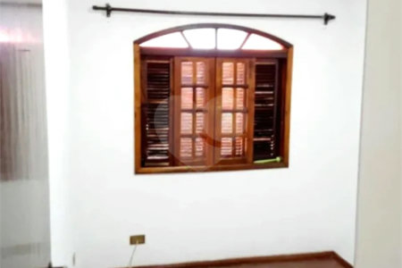 Sobrado à venda com 3 quartos, sendo 1 suíte, em Jardim Pinheiros, São Paulo, SP