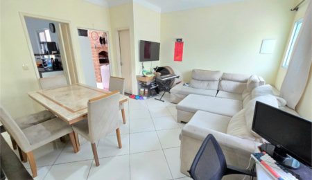 Casa à venda com 3 quartos, sendo 1 suíte, no condomínio Rafaela I, São Paulo - SP