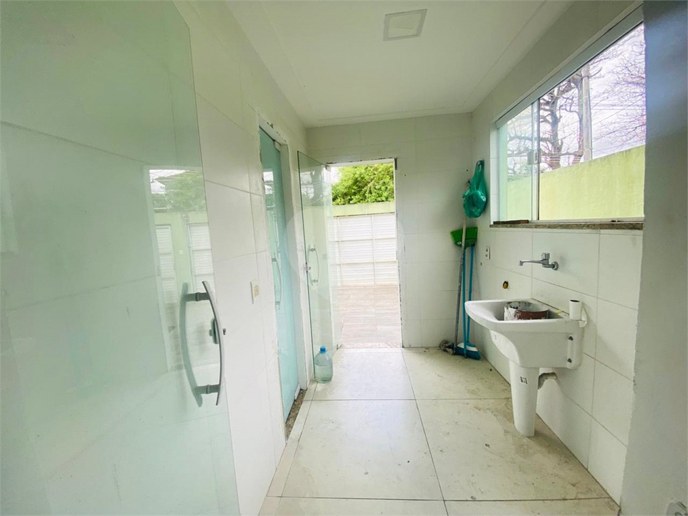 Casa à venda com 3 quartos, sendo 1 suíte, em Campo Grande, Rio de Janeiro, RJ