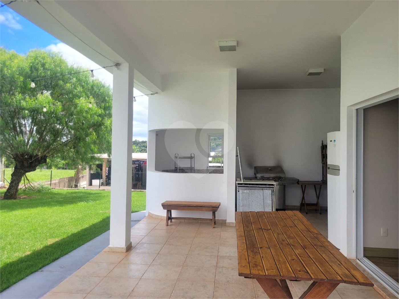 Casa à venda com 3 suítes no condomínio Village Saint Charbel, Araçoiaba da Serra - SP