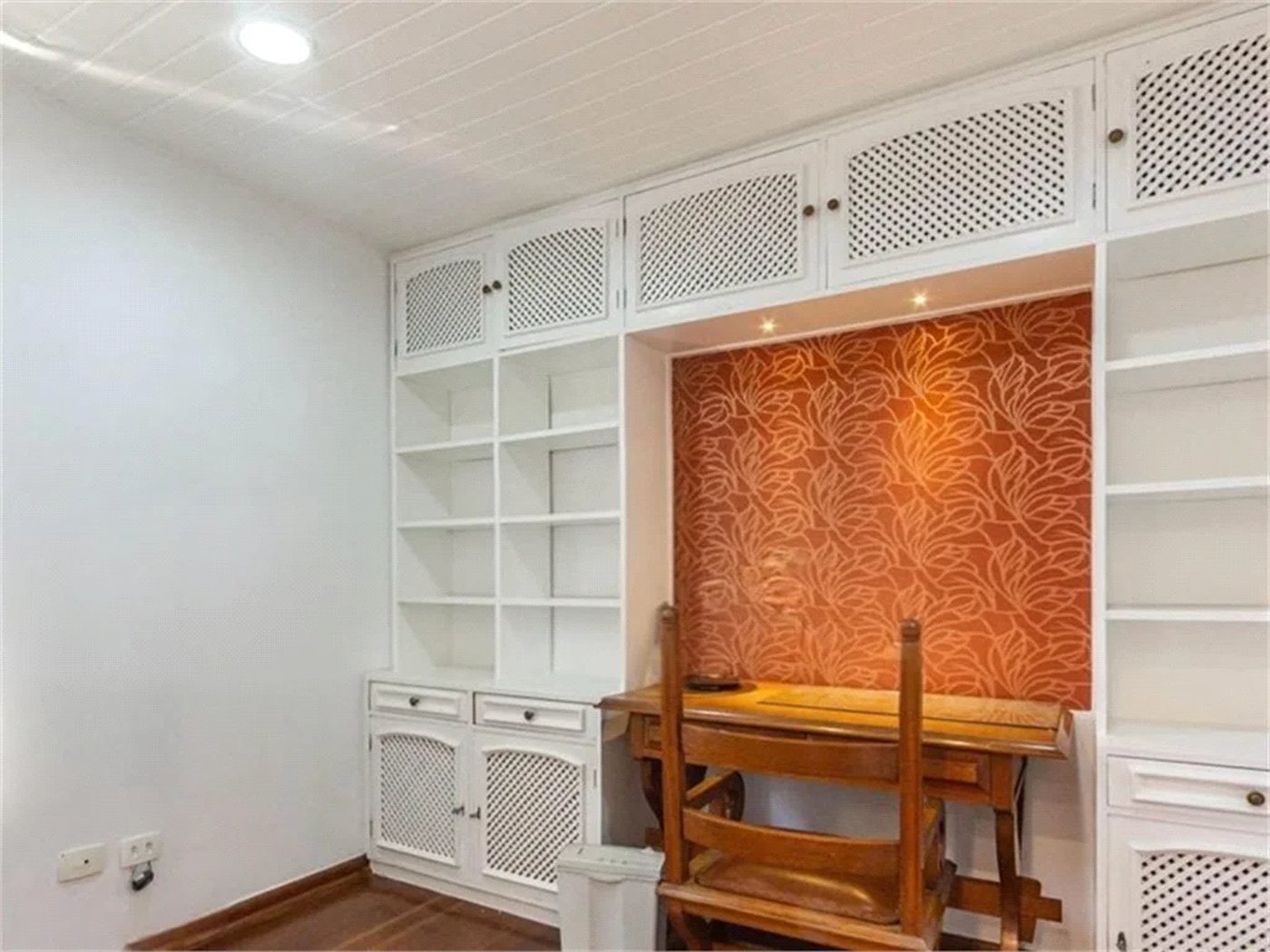 Casa à venda com 4 quartos, sendo 2 suítes, em Vila Morumbi, São Paulo, SP