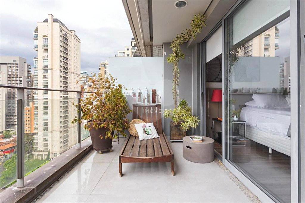 Apartamento à venda ou para alugar com 2 suítes em Vila Nova Conceição, São Paulo, SP