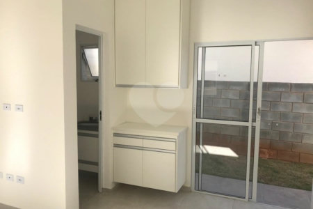 Casa de Vila à venda com 2 quartos em Jardim São Felipe, Atibaia, SP