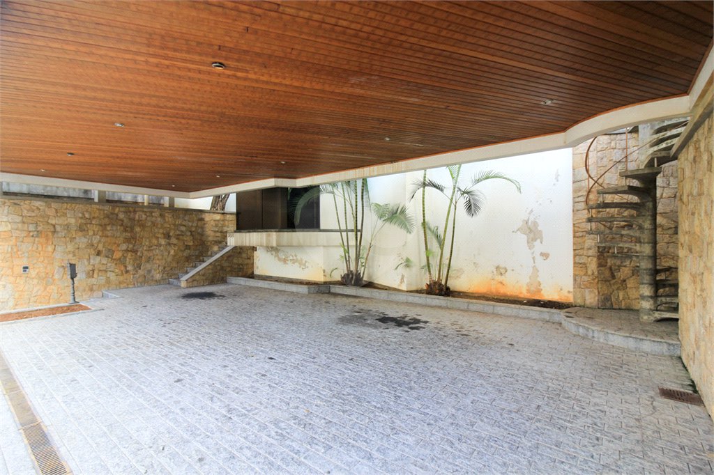 Casa à venda com 5 quartos, sendo 3 suítes, em Jardim São Bento, São Paulo, SP