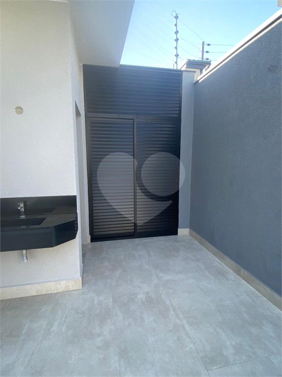 Casa à venda com 3 suítes no condomínio Residencial Maria Dulce, Indaiatuba - SP
