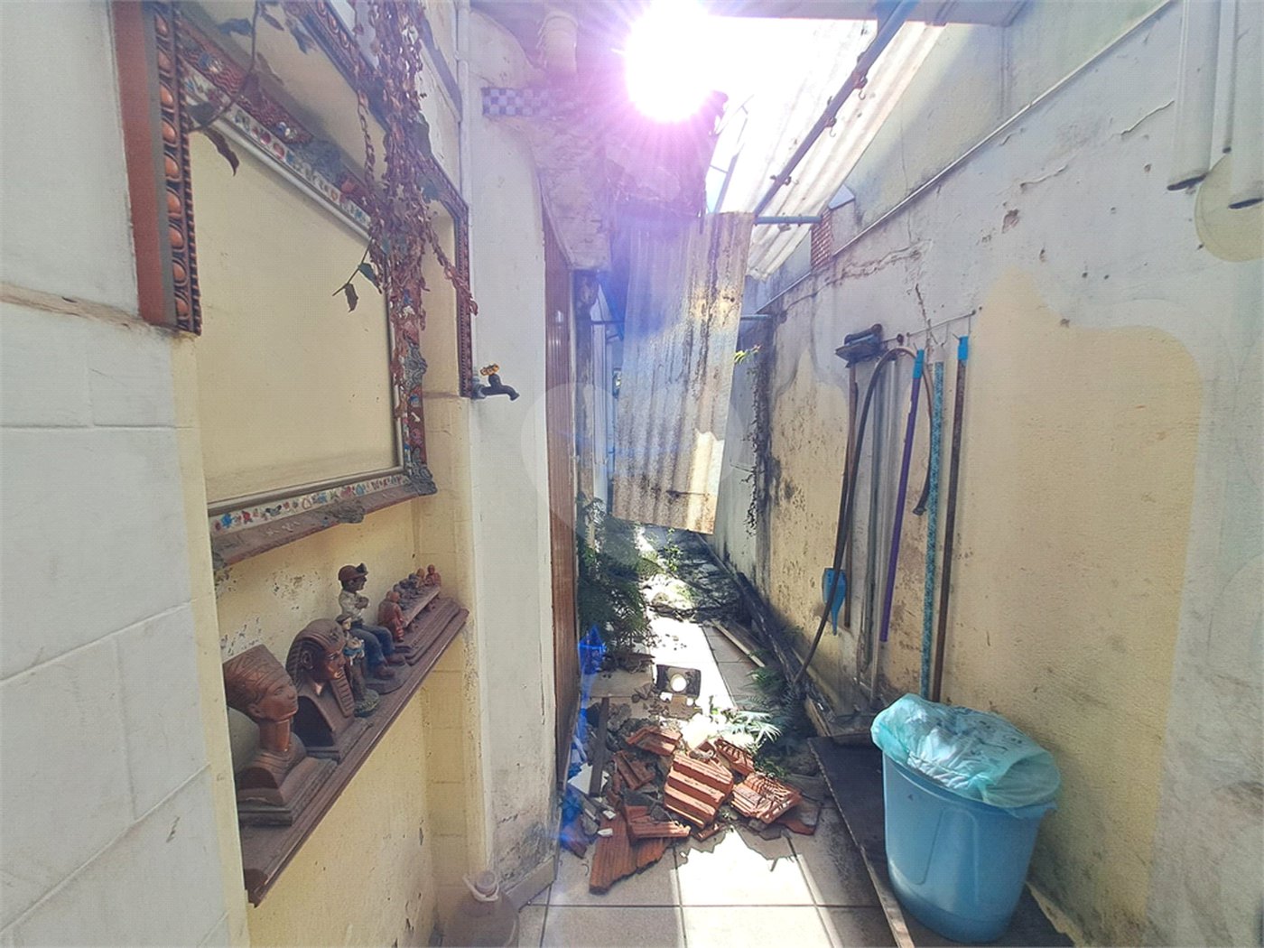 Casa à venda com 3 quartos, sendo 1 suíte, em Vila Constança, São Paulo, SP