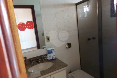 Sobrado à venda com 5 quartos, sendo 4 suítes, em Santa Rosa, Vinhedo, SP