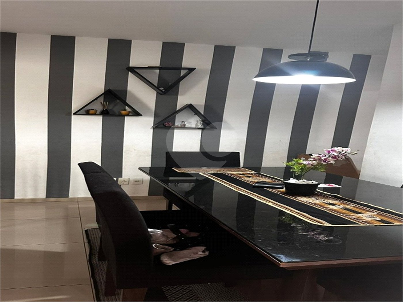 Sobrado à venda com 3 quartos, sendo 1 suíte, em Jardim Camila, Sorocaba, SP