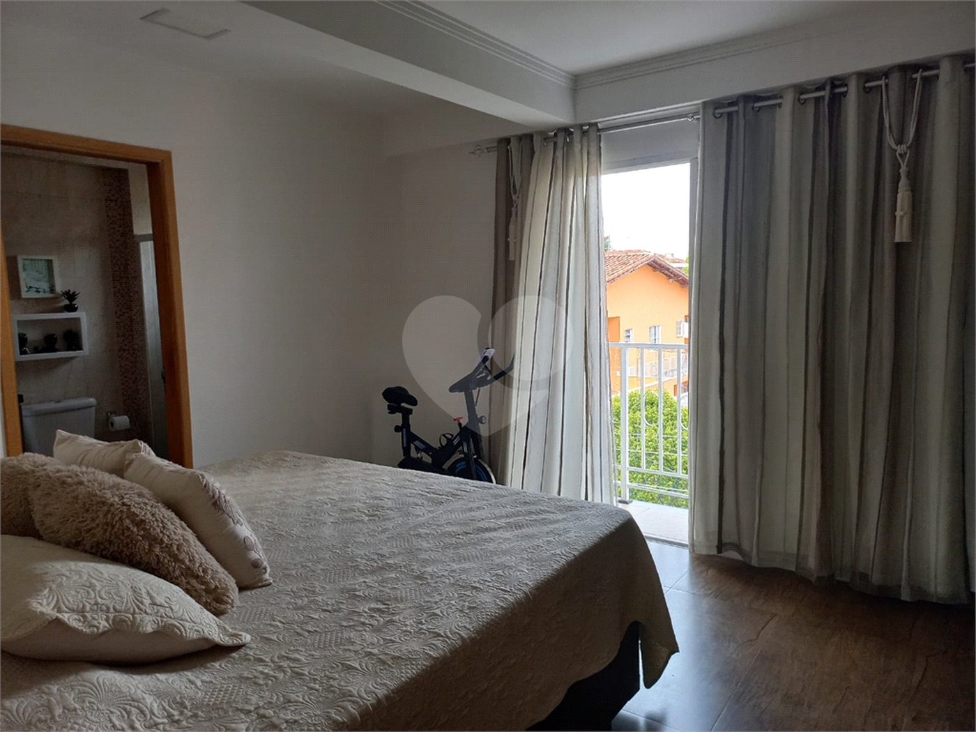 Sobrado à venda com 3 quartos, sendo 1 suíte,  em Vila Mazzei, São Paulo, SP