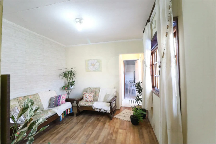 Casa à venda com 3 quartos, sendo 1 suíte,  em Vila Medeiros, São Paulo, SP