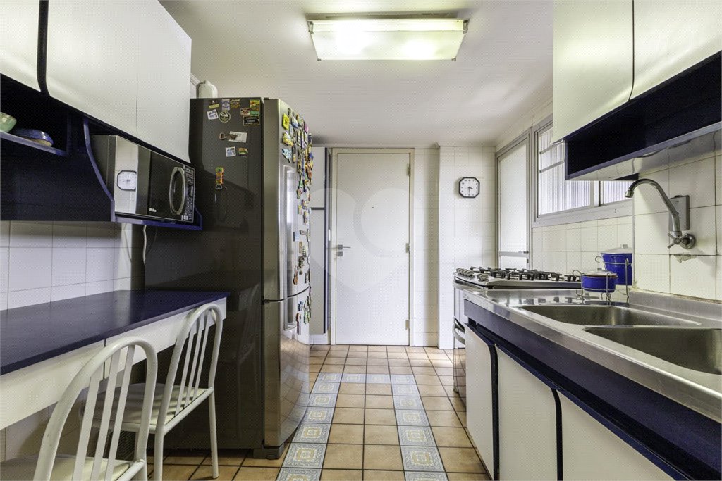 Apartamento à venda com 3 quartos, sendo 1 suíte, em Bela Vista, São Paulo, SP