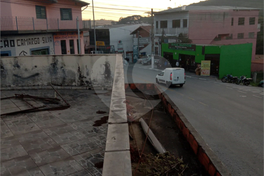 Casa à venda ou para alugar com 2 quartos no Centro, Mairiporã, SP