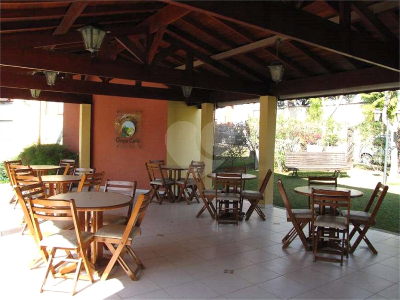 Casa à venda com 3 quartos, sendo 1 suíte, no condomínio Residencial Grape Village, Vinhedo - SP