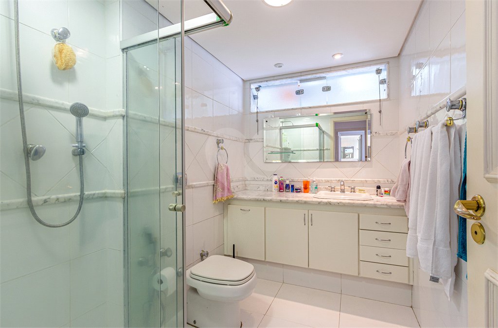 Apartamento à venda com 3 quartos, sendo 1 suíte, em Itaim Bibi, São Paulo, SP
