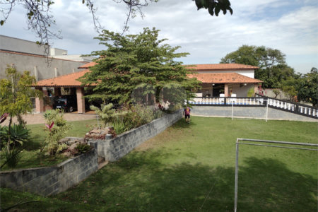 Casa à venda com 3 quartos, sendo 1 suíte, no condomínio Acmti - Colinas do Mosteiro, Terras de Itaici e Recanto dos Pássaros, Indaiatuba - SP