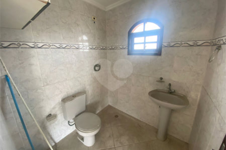 Sobrado à venda com 4 quartos, sendo 2 suítes,  em Vila Gustavo, São Paulo, SP