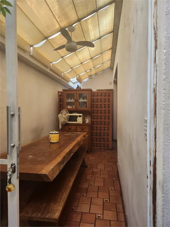 Sobrado à venda com 4 quartos, sendo 1 suíte, em Água Branca, São Paulo, SP