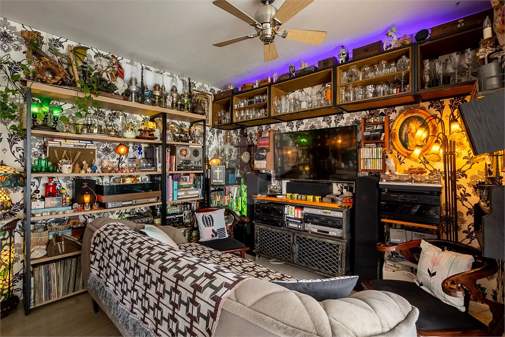 Apartamento à venda com 2 quartos, sendo 1 suíte,  em Vila Olímpia, São Paulo, SP