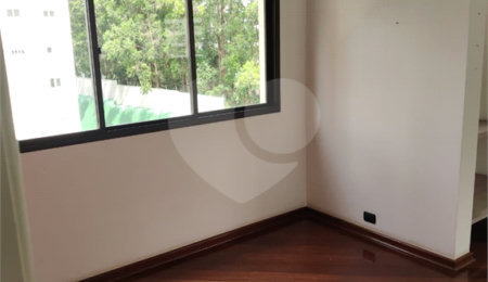 Apartamento à venda com 4 quartos, sendo 3 suítes, em Vila Andrade, São Paulo, SP