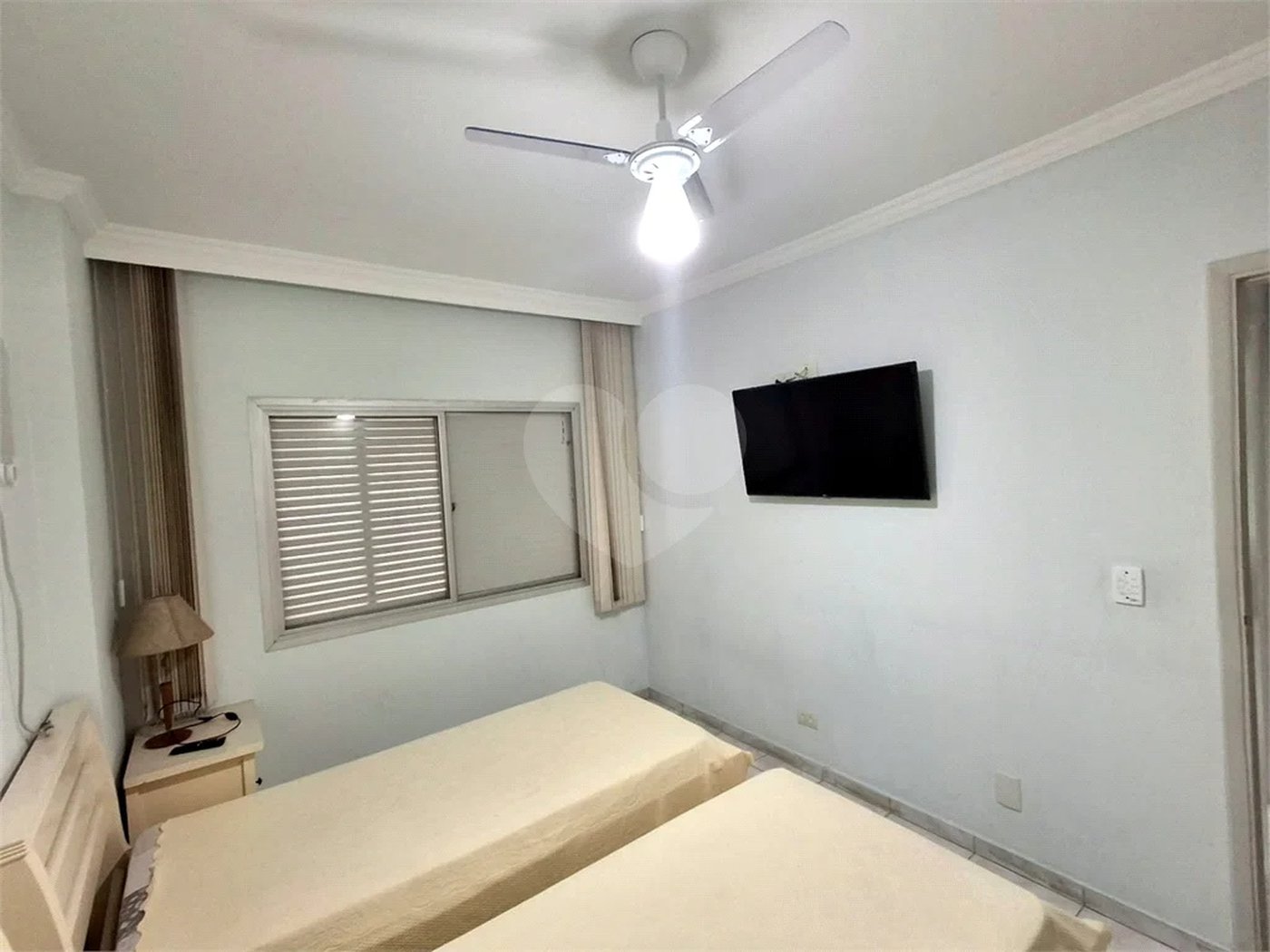Apartamento à venda com 1 quarto em Vila Alzira, Guarujá, SP