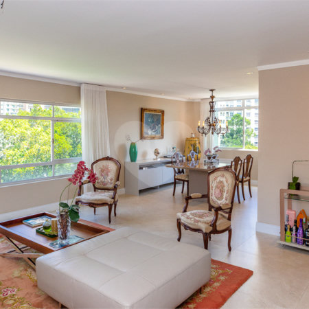 Apartamento para venda em Moema com 185m², 3 dormitórios sendo 1 suíte e 1 vaga