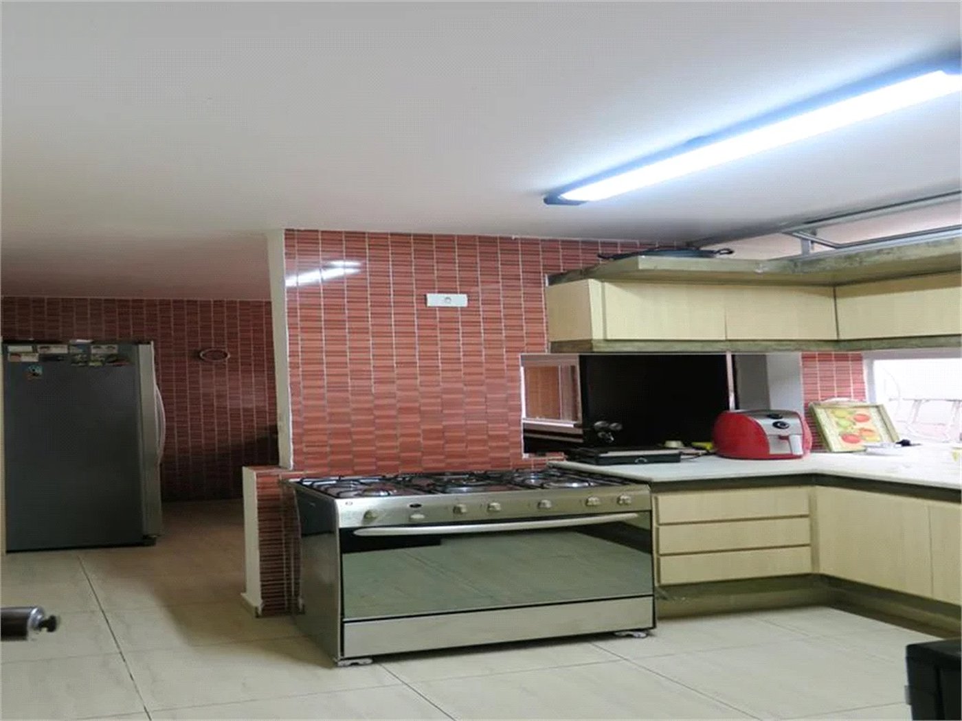 Casa à venda com 4 quartos, sendo 2 suítes, em Jardim Leonor, São Paulo, SP