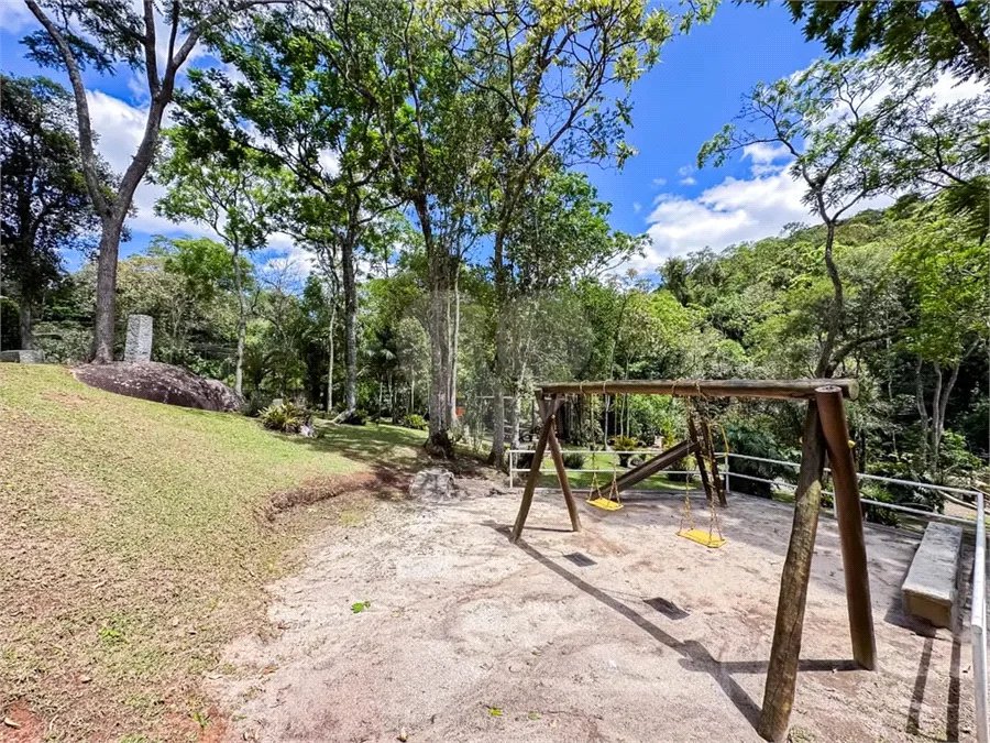 Casa á venda em condominio em Caieiras SP