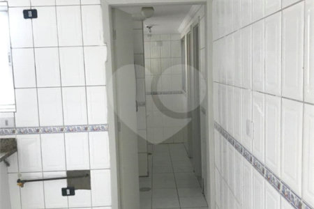 Espaço e Segurança no Bom Retiro: Apartamento de 100 m² com Infraestrutura Completa
