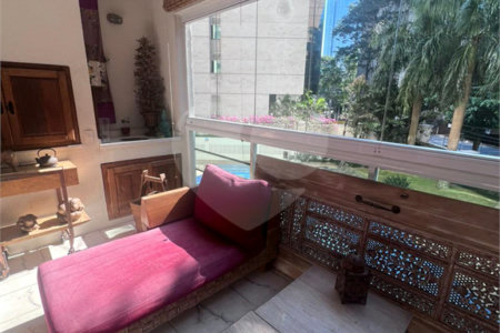 Apartamento à venda com 3 quartos, sendo 1 suíte, em Vila Olímpia, São Paulo, SP
