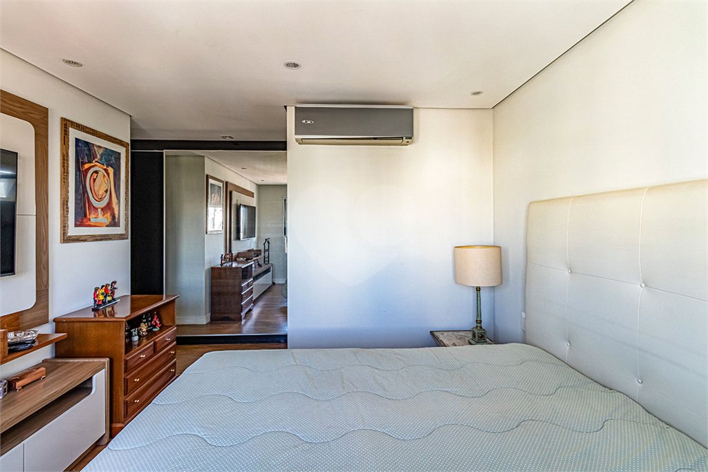 Apartamento à venda com 3 quartos, sendo 1 suíte, em Pinheiros, São Paulo, SP