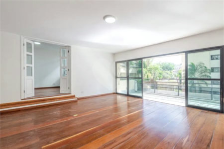 Apartamento à venda com 3 suítes em Real Parque, São Paulo, SP