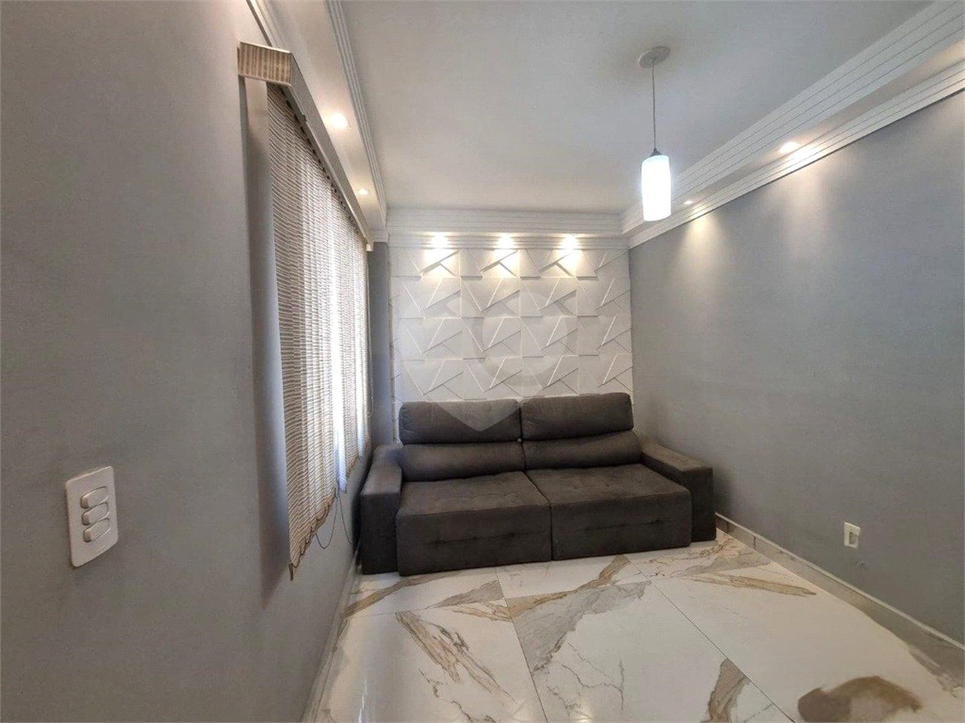Casa à venda com 2 quartos no condomínio Karolyne, Votorantim - SP