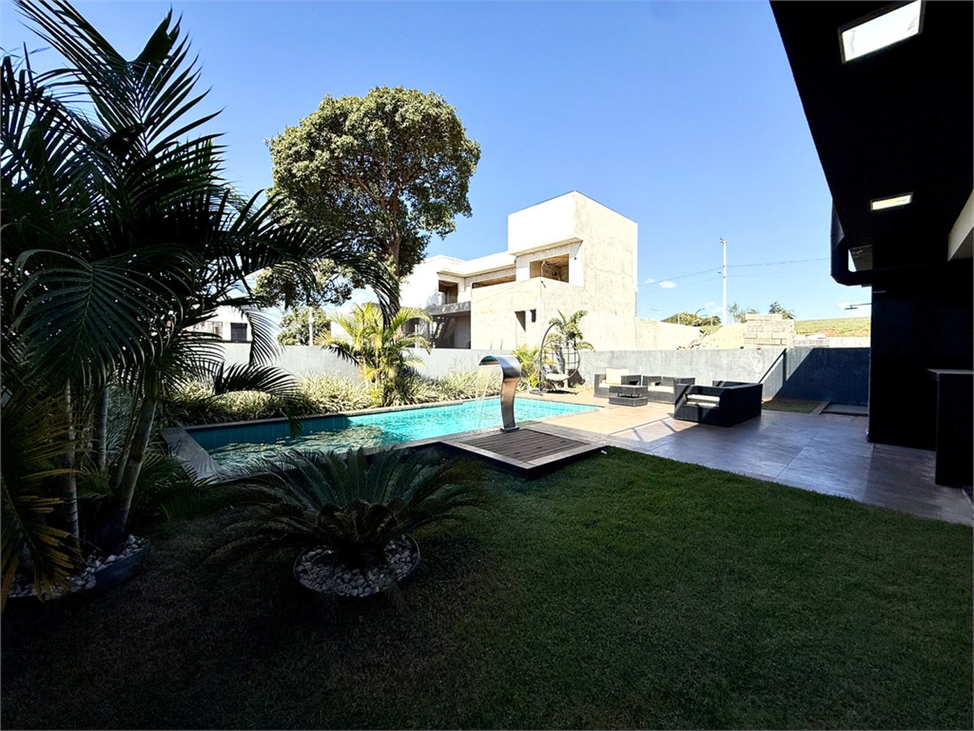 Casa à venda com 3 quartos, sendo 1 suíte,  em Terras de Santa Cristina XIII Setor Marina, Paranapanema, SP