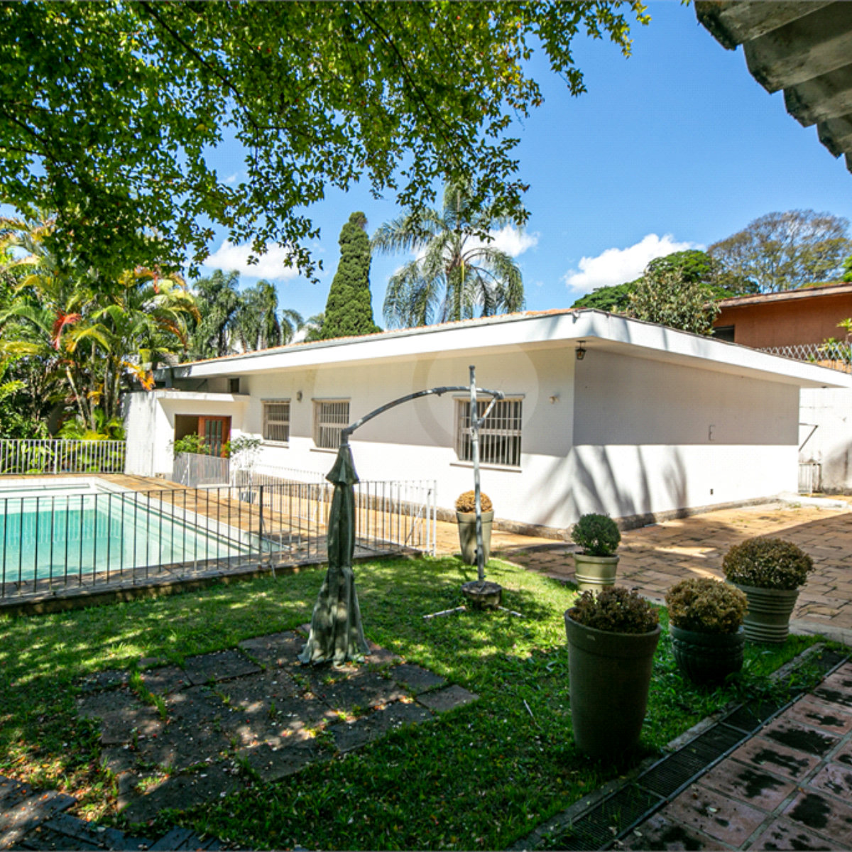 Casa Térrea à venda com 4 quartos, sendo 1 suíte,  em Brooklin Velho, São Paulo, SP