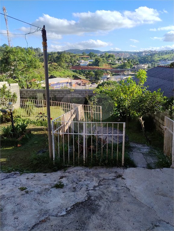 Casa à venda com 3 quartos, sendo 2 suítes, no Centro (mailasqui), São Roque, SP