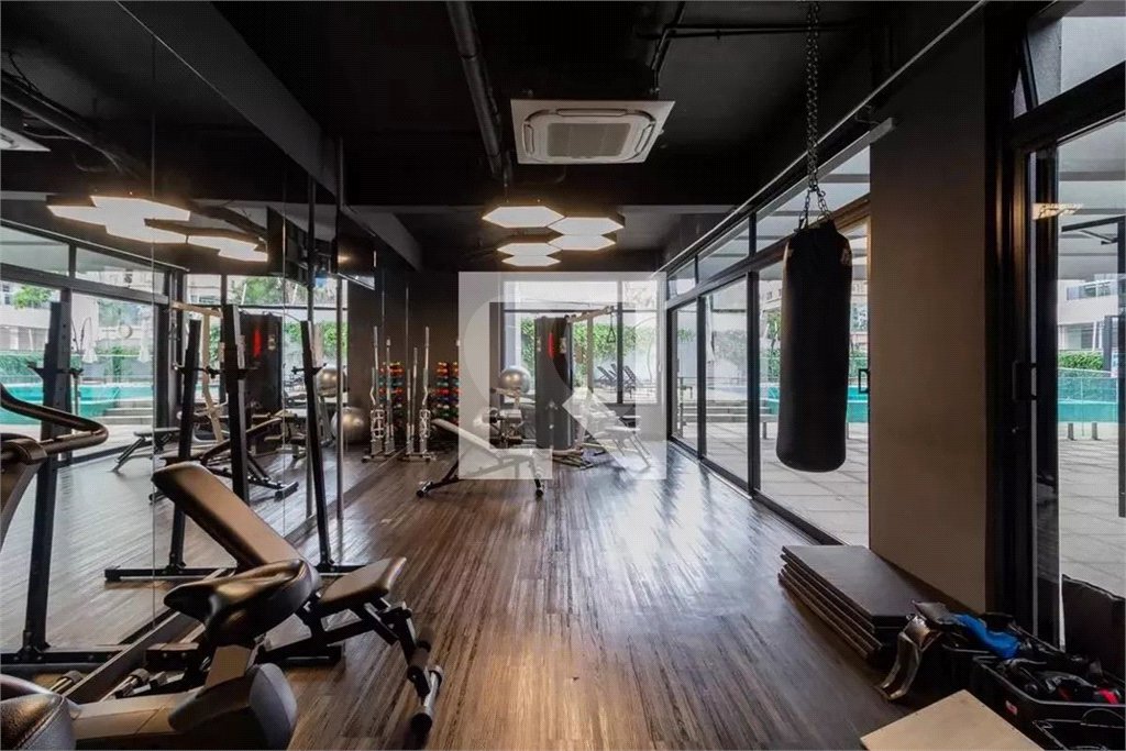 Apartamento à venda com 3 quartos, sendo 1 suíte,  em Vila Olímpia, São Paulo, SP