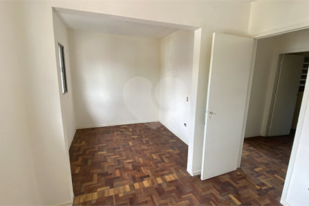 Sobrado à venda com 3 quartos, sendo 1 suíte, em Interlagos, São Paulo, SP