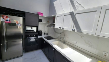 Casa à venda com 3 quartos, sendo 1 suíte, no condomínio Park Real, Indaiatuba - SP