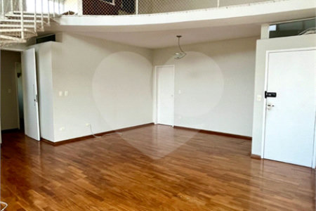 Apartamento à venda com 3 quartos, sendo 1 suíte,  em Parque Residencial Aquarius, São José dos Campos, SP