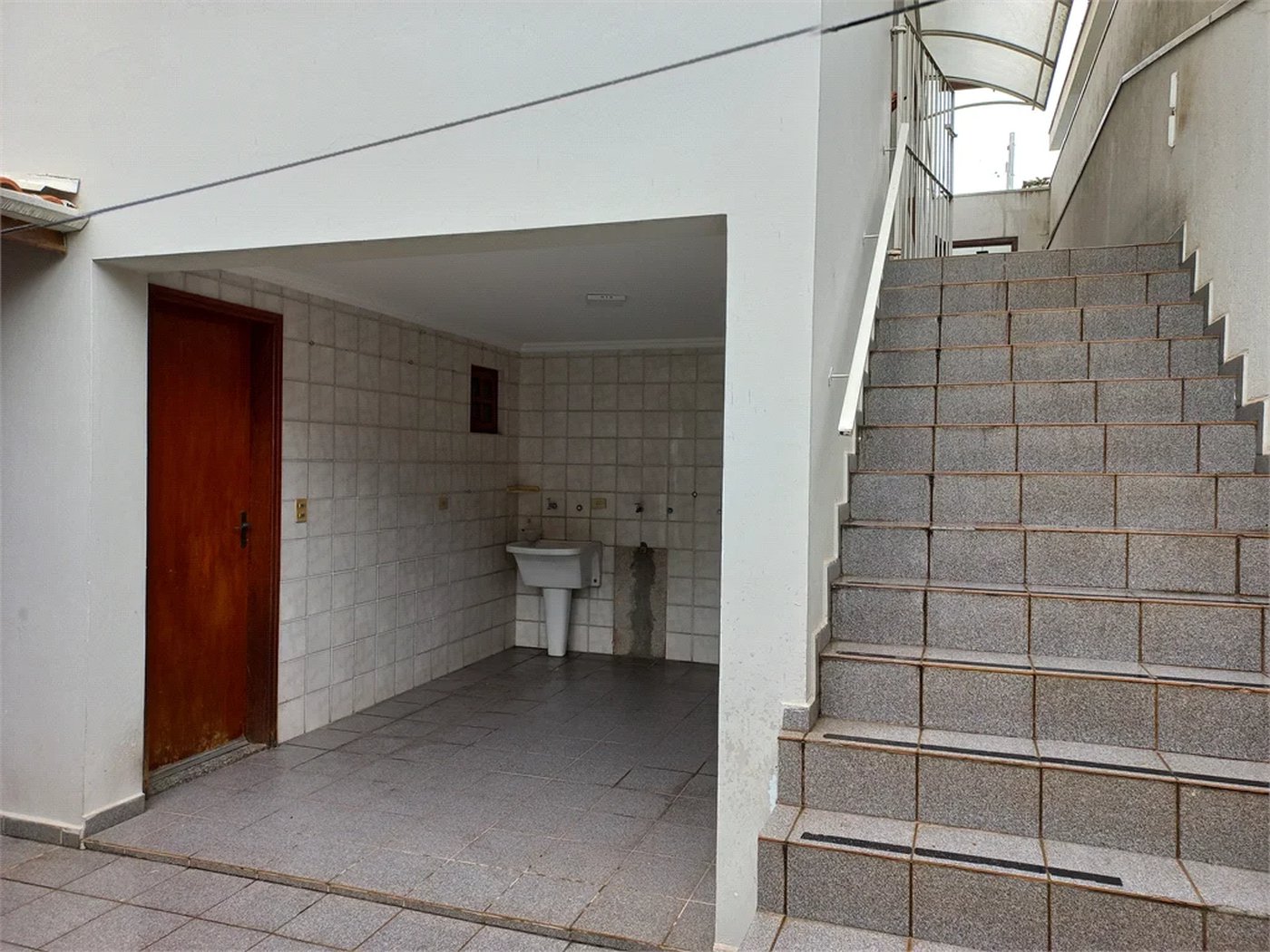 Sobrado à venda com 4 quartos, sendo 3 suítes,  em Cidade São Francisco, São Paulo, SP