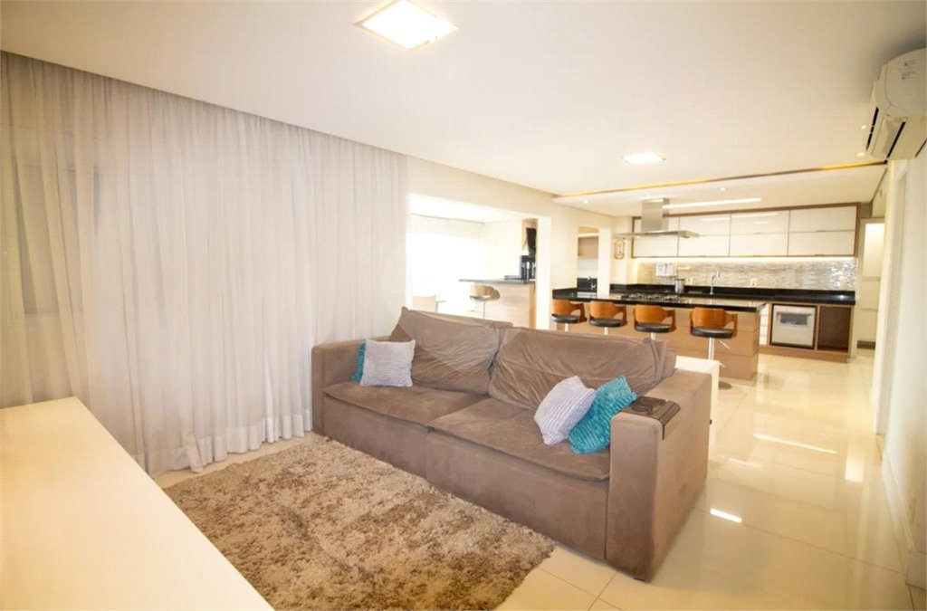 Apartamento à venda com 3 suítes em Jardim Dom Bosco, São Paulo, SP