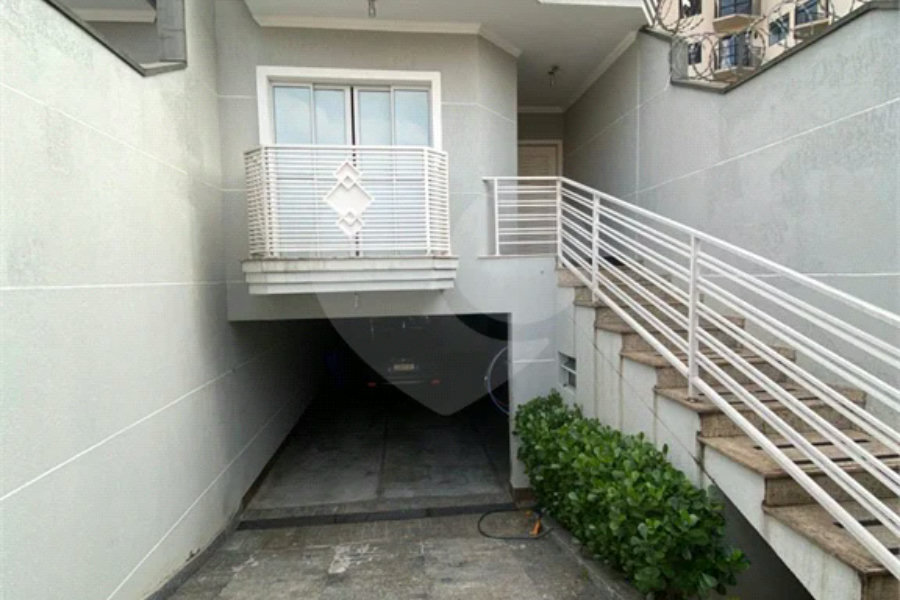 Sobrado à venda com 3 suítes em Santa Teresinha, São Paulo, SP