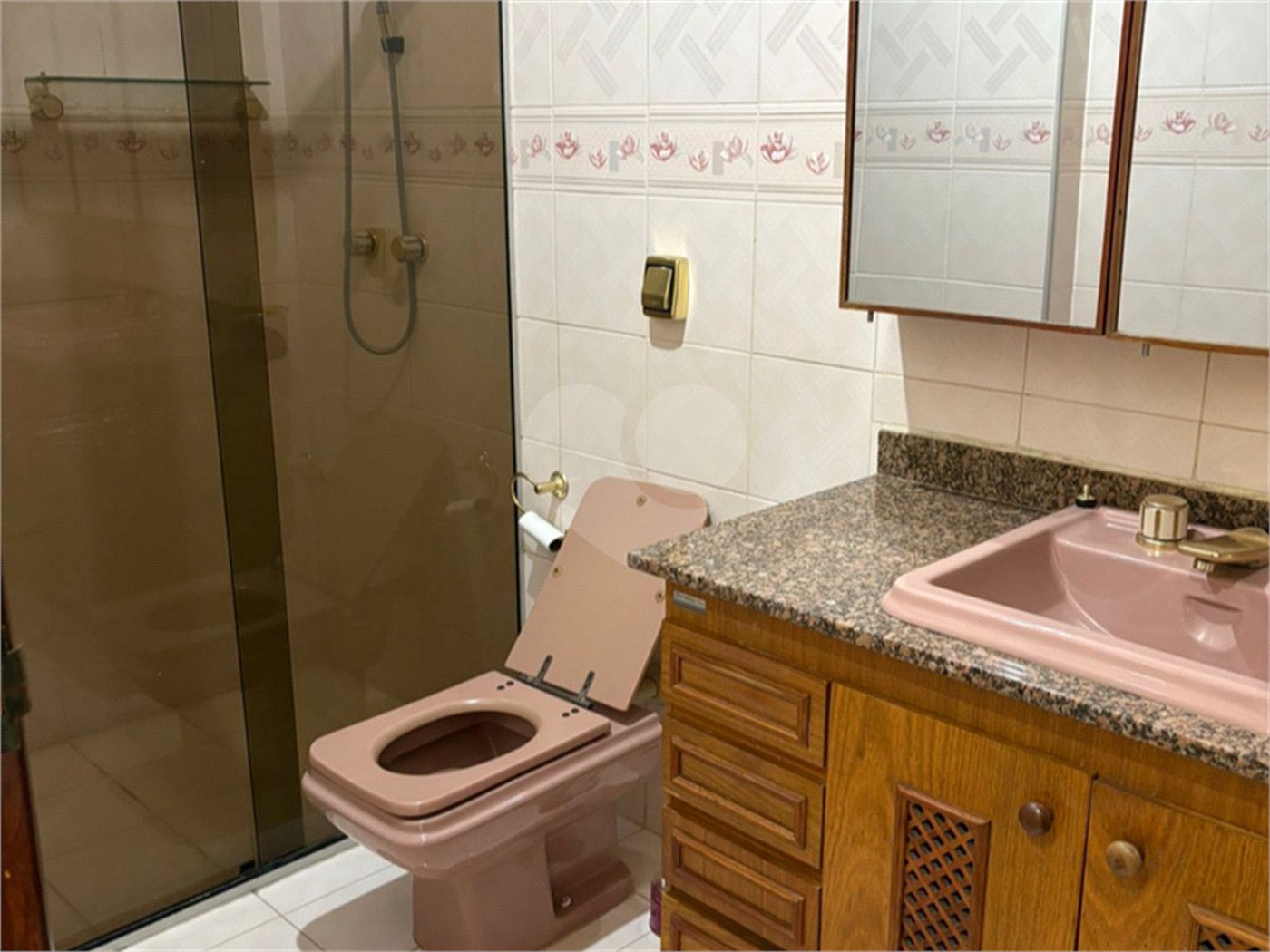 Apartamento à venda com 3 quartos, sendo 1 suíte,  no Centro, Sorocaba, SP