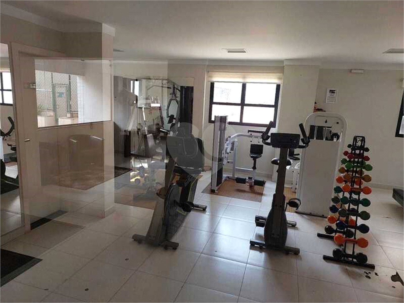 APARTAMENTO COM 125 M2 3 DORMITORIOS, SALA E COZINHA AMPLAS E 3 VAGAS DE GARAGEM. À VENDA EM SANTANA