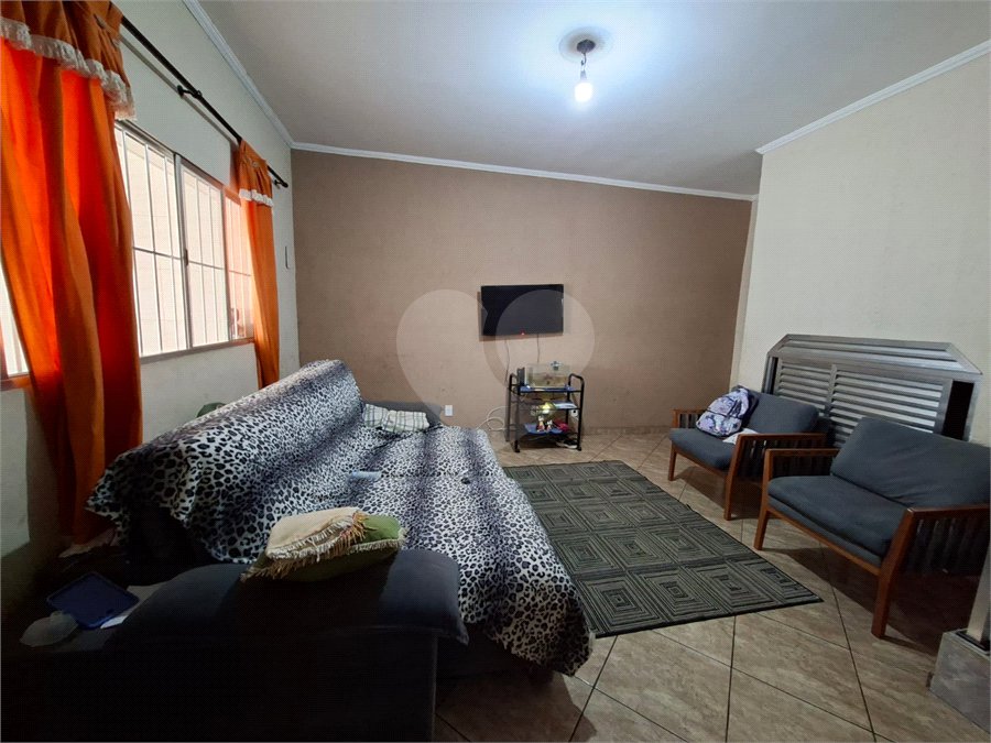 Casa à venda com 4 quartos, sendo 1 suíte,  em Vila Santa Maria, Guarulhos, SP