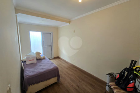 Casa à venda com 4 quartos, sendo 2 suítes,  em Vila Nastri, Itapetininga, SP