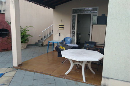 Casa à venda com 3 quartos, sendo 1 suíte,  no condomínio Conselheiro Ferraz, Rio de Janeiro - RJ