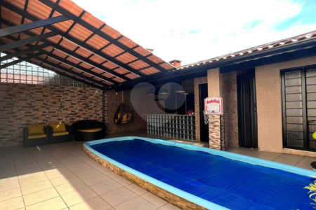 Sobrado à venda com 3 quartos, sendo 1 suíte,  em Jardim Modelo, Suzano, SP